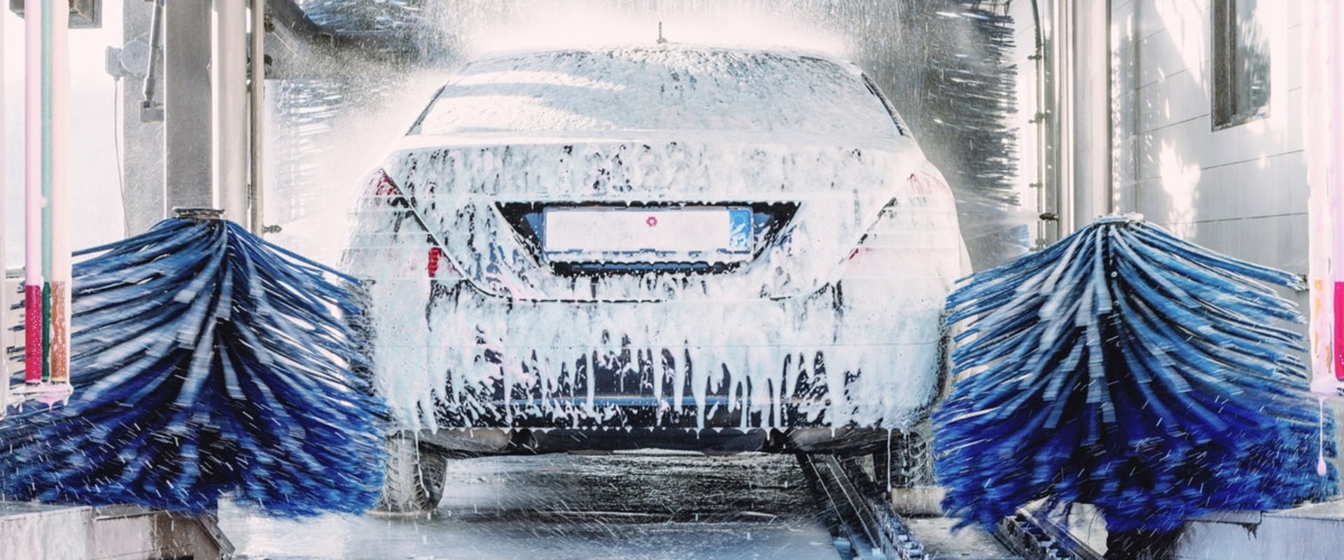 How does a car wash machine work?